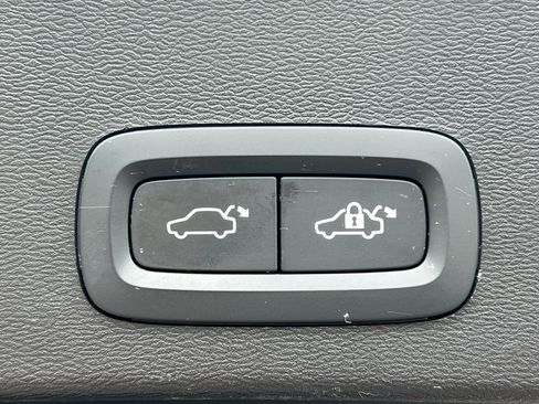 Used 2023 Volvo XC40 Recharge Ultimate AWD/4WD image 43