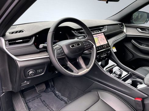 New 2025 Jeep Grand Cherokee Limited w/ Trailer Tow Package image 6