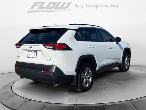 Used 2025 Toyota RAV4 LE AWD/4WD image 9