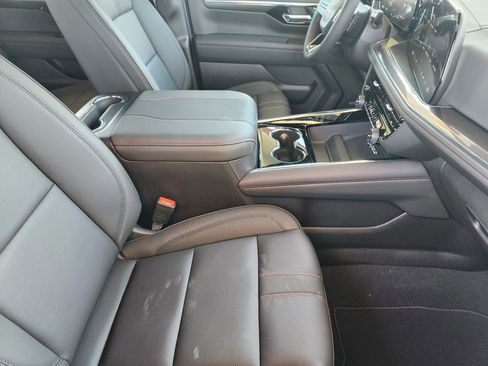 New 2026 Chevrolet Suburban RST w/ RST Capability Package image 11