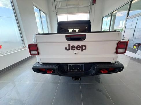 Used 2023 Jeep Gladiator Rubicon w/ Cold Weather Group AWD/4WD image 4