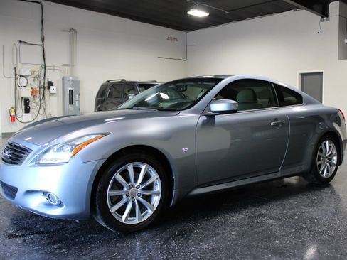 Used 2015 INFINITI Q60 Journey w/ Premium Package RWD image 5