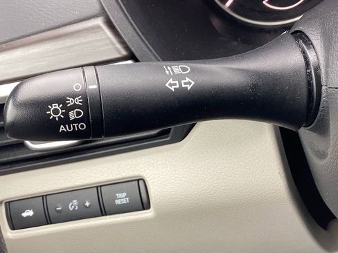 Used 2025 Nissan Altima 2.5 SV FWD image 28