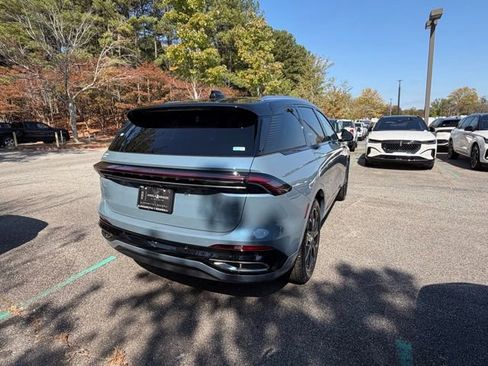 New 2026 Lincoln Nautilus Reserve image 7