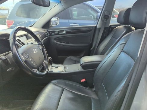 Used 2012 Hyundai Genesis 3.8 image 6
