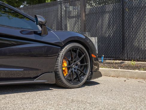 Used 2019 McLaren 600LT RWD image 24