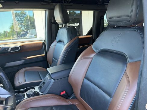 Used 2023 Ford Bronco Outer Banks AWD/4WD image 3