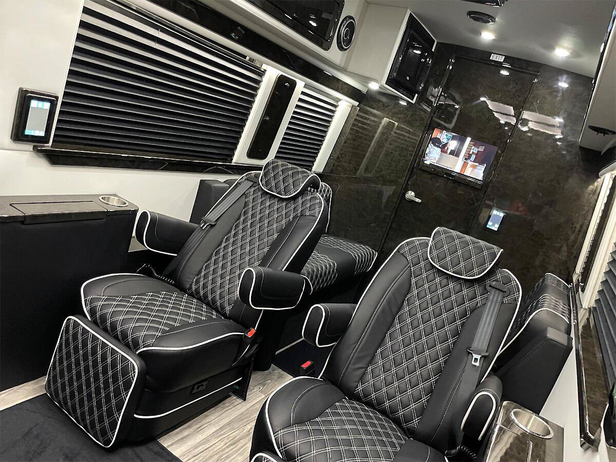 Used 2022 Mercedes-Benz Sprinter 3500 image 11