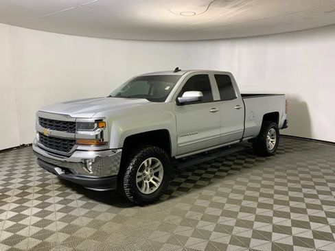 Used 2018 Chevrolet Silverado 1500 LT w/ All Star Edition AWD/4WD image 22