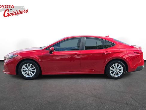 Used 2025 Toyota Camry LE image 8