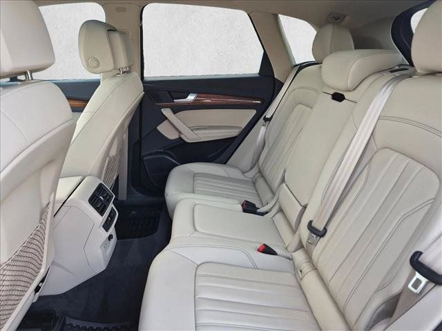 Used 2023 Audi Q5 2.0T Premium Plus w/ Premium Plus Package AWD/4WD image 19