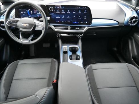 Used 2025 Chevrolet Equinox EV LT w/ Convenience Package FWD image 6