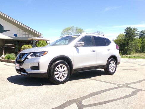 Used 2020 Nissan Rogue SV AWD/4WD image 2