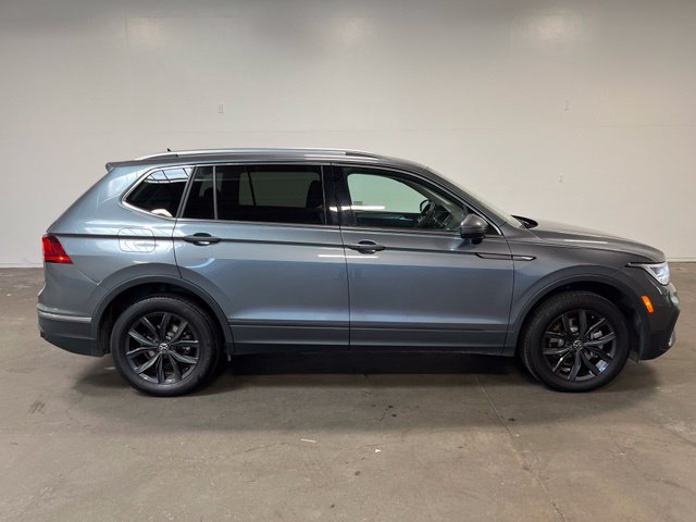 Used 2024 Volkswagen Tiguan SE AWD/4WD image 2