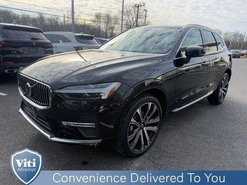 Certified 2023 Volvo XC60 B5 Ultimate w/ Climate Package image 4