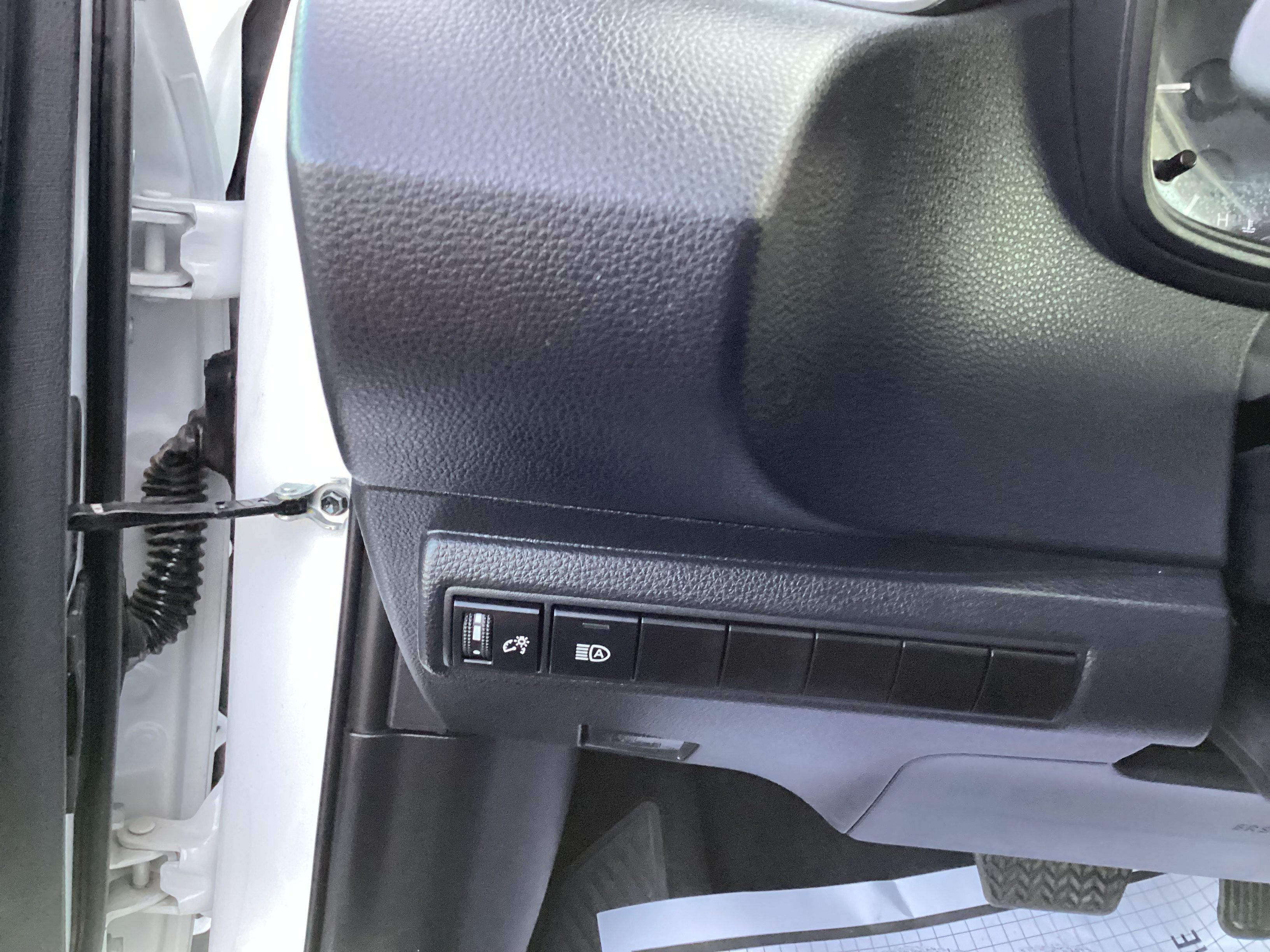 Certified 2025 Toyota Corolla LE FWD image 27