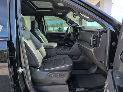 Used 2025 GMC Sierra 1500 AT4X image 36