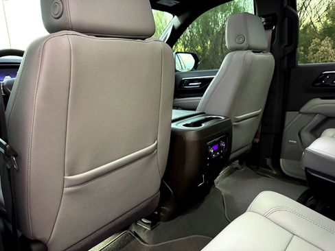 Used 2025 Chevrolet Tahoe Z71 w/ Z71 Off-Road Package image 25