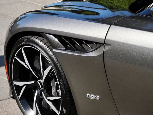 Used 2019 Aston Martin DBS Superleggera image 9