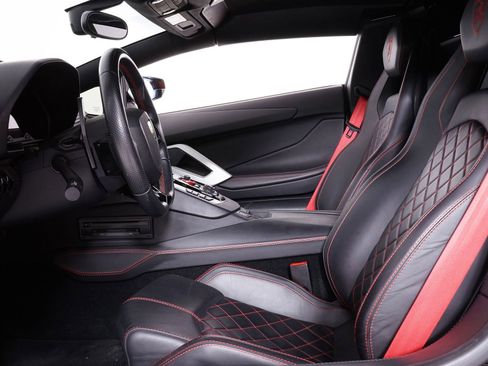 Used 2019 Lamborghini Aventador S AWD/4WD image 4
