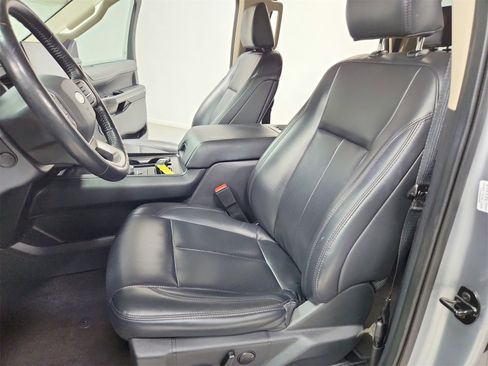 Used 2023 Ford Expedition Max XLT image 19