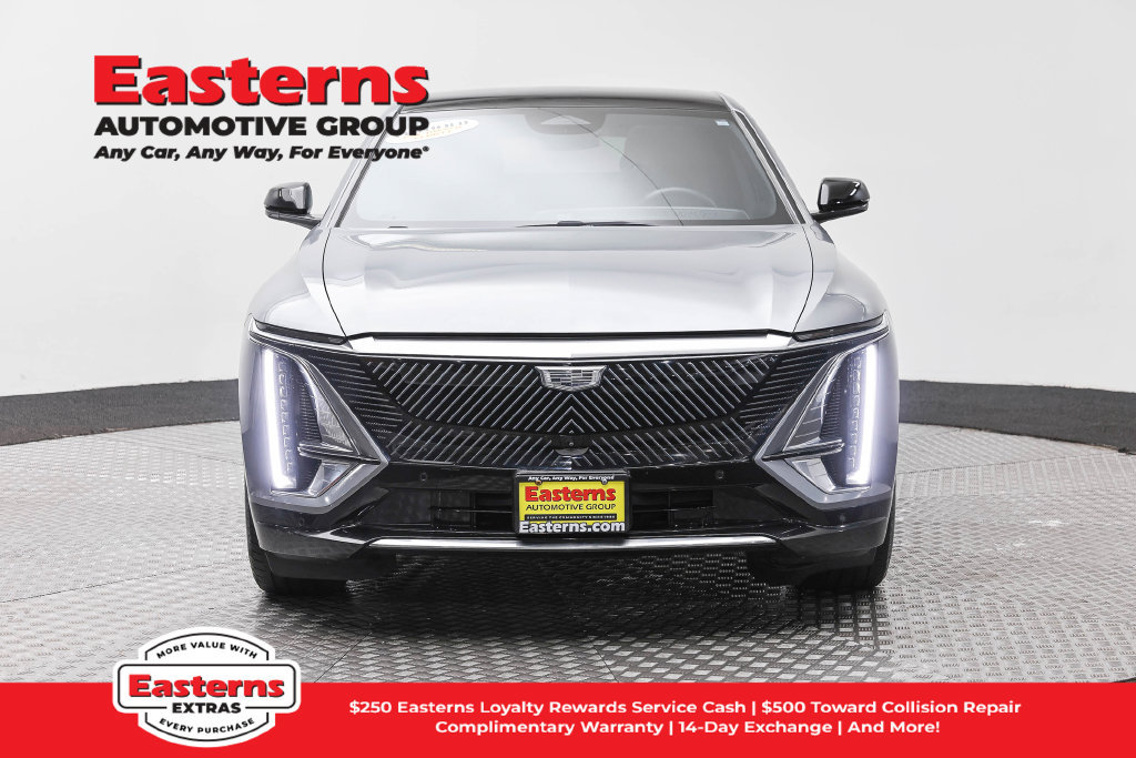 Used 2024 Cadillac Lyriq Luxury AWD/4WD image 3