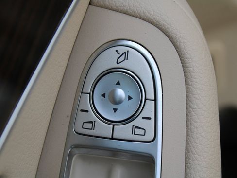 Certified 2021 Mercedes-Benz GLC 300 image 21