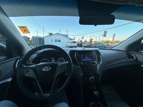 Used 2017 Hyundai Santa Fe Sport FWD image 20
