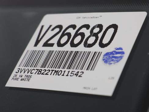 New 2026 Volkswagen Taos SE image 23