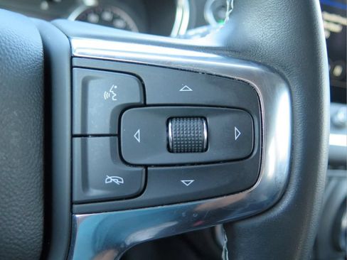 Used 2023 Chevrolet Blazer LT FWD image 19