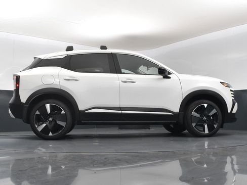 New 2026 Nissan Kicks SR w/ Cold Weather Package AWD/4WD image 42