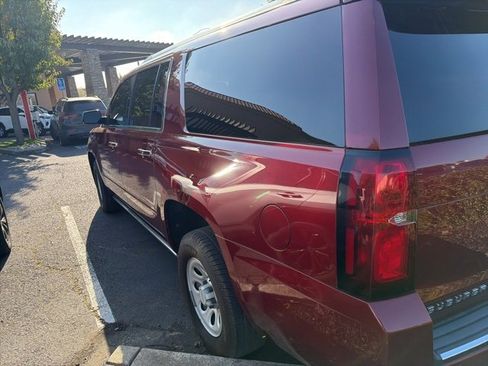 Used 2020 Chevrolet Suburban Premier image 7