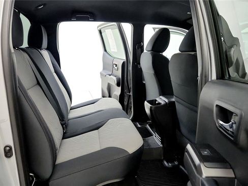 Certified 2021 Toyota Tacoma TRD Off-Road image 17