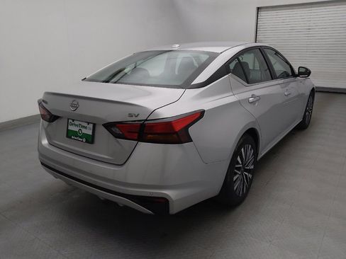Used 2024 Nissan Altima 2.5 SV image 9