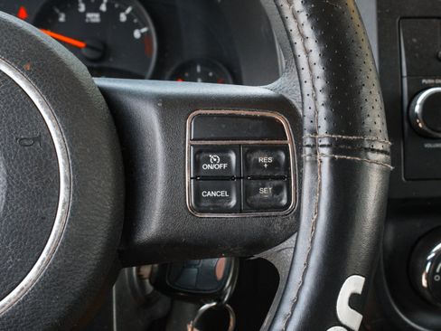 Used 2012 Jeep Compass Sport AWD/4WD image 11