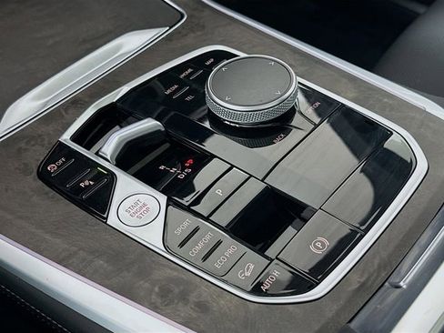 Used 2024 BMW X5 xDrive40i w/ Premium Package image 17