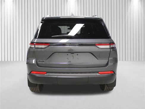 New 2026 Jeep Grand Cherokee Altitude AWD/4WD image 4