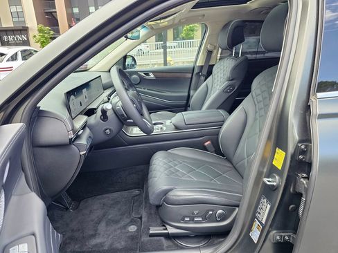 Certified 2025 Genesis GV80 3.5T Prestige AWD/4WD image 21