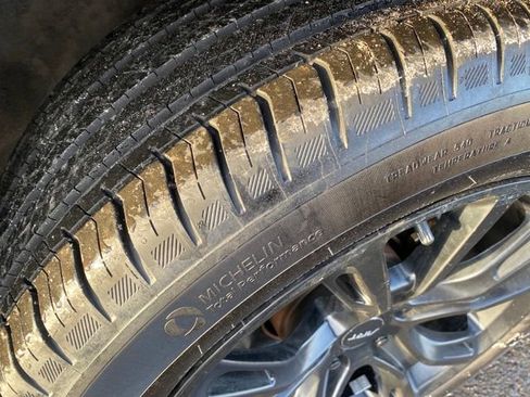 Used 2017 Jeep Grand Cherokee Limited image 24