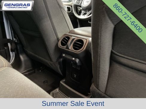 Used 2024 Jeep Wrangler Unlimited Sahara AWD/4WD image 41