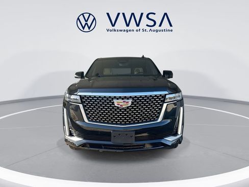 Used 2024 Cadillac Escalade Premium Luxury RWD image 2