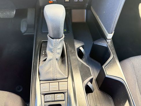 Used 2025 Toyota Camry LE FWD image 18