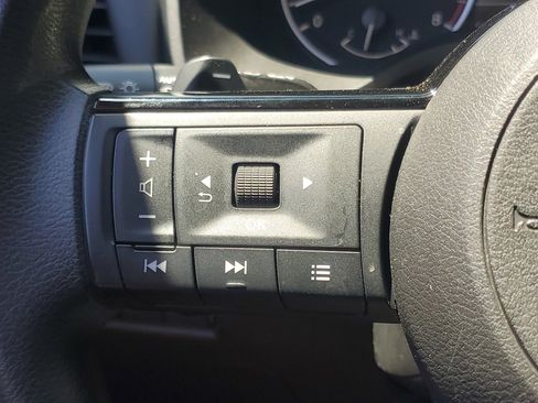 Used 2023 Nissan Rogue SV FWD image 18