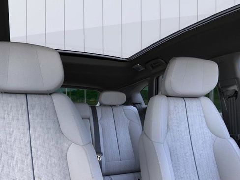 New 2026 Cadillac Optiq Luxury 2 image 24