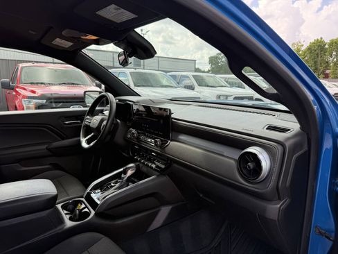 Used 2023 Chevrolet Colorado LT w/ LT Convenience Package AWD/4WD image 9