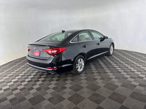 Used 2017 Hyundai Sonata SE FWD image 5