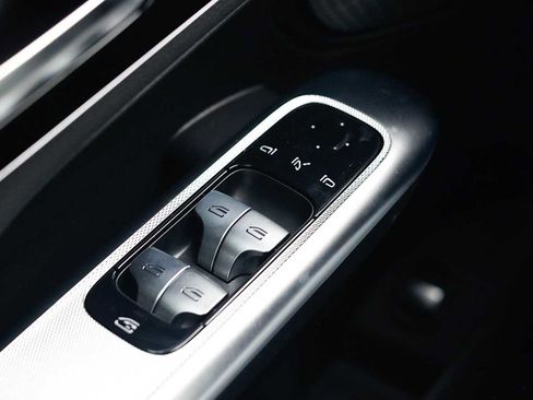 Used 2026 Mercedes-Benz GLC 300 4MATIC image 28