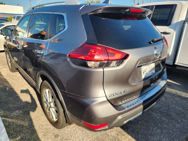 Used 2017 Nissan Rogue SV AWD/4WD image 3