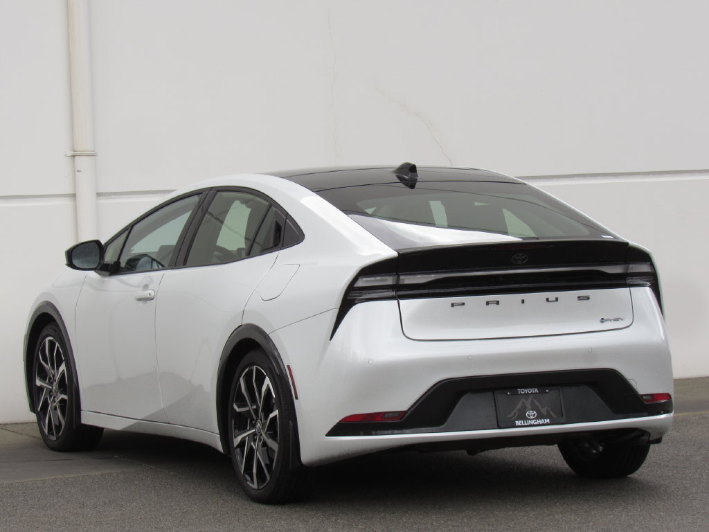 Certified 2026 Toyota Prius Plug-In Hybrid FWD image 5