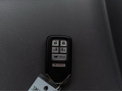 Used 2015 Honda Odyssey Touring image 23